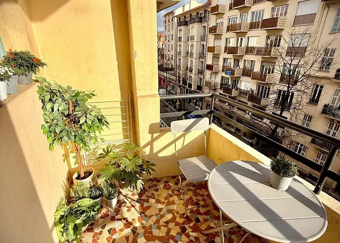 Avec Terrasse Pour Amoureux 尼斯
